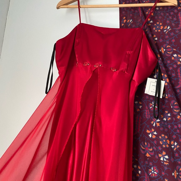 Vampy vintage satin gown - Picture 2 of 7